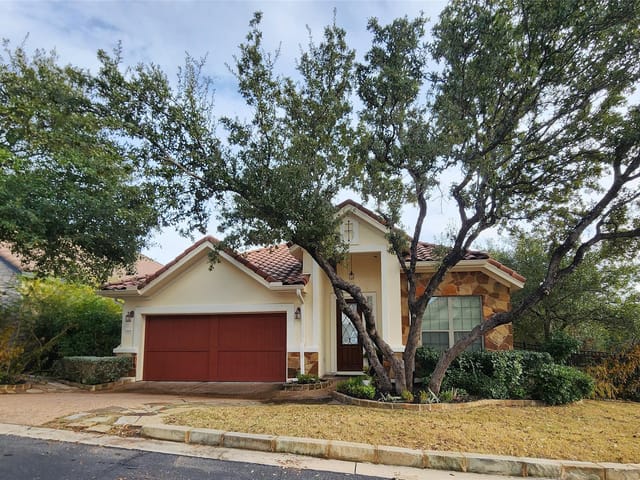 2605 Old Course Dr