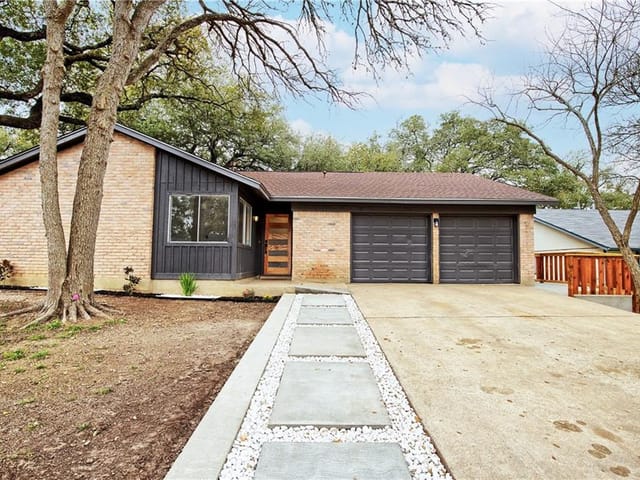2605 Redleaf Ln