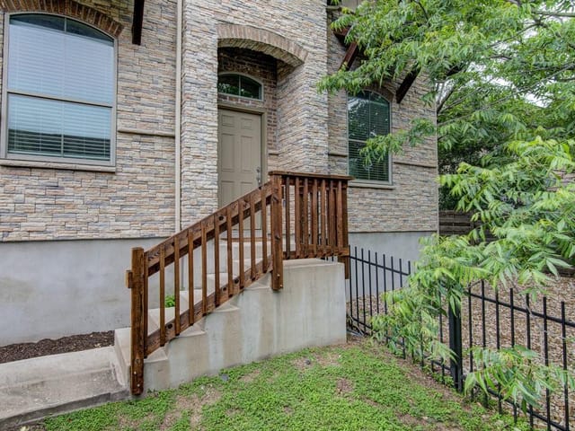 2606 Del Curto RD Unit #C