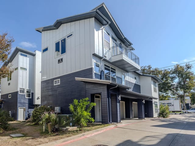2606 Wilson ST Unit #302