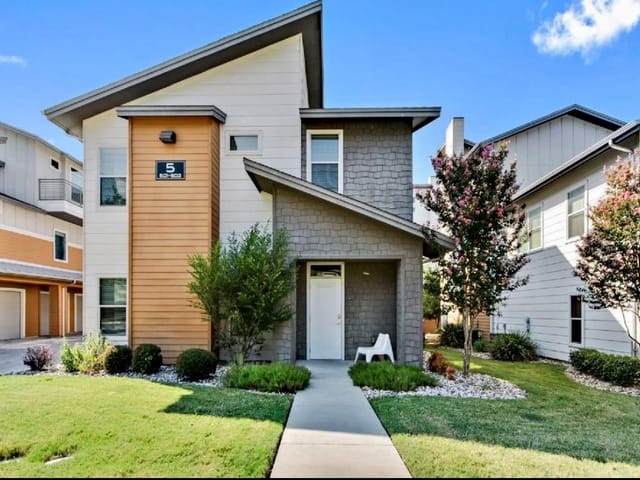 2606 Wilson ST Unit #601