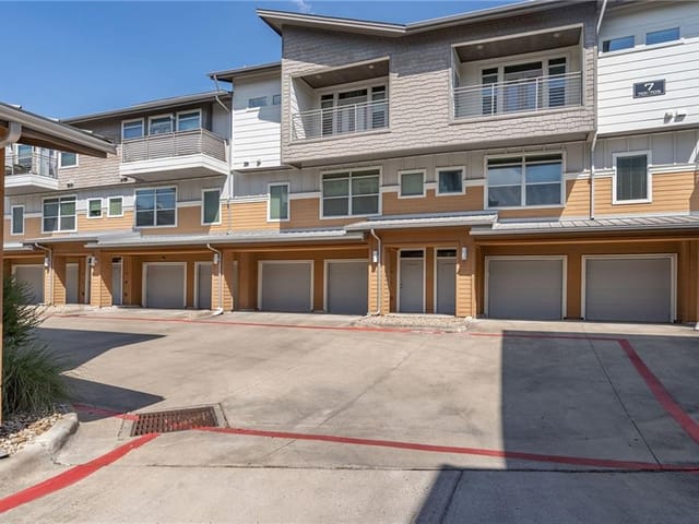 2606 Wilson ST Unit #703