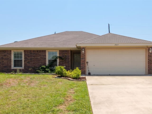2607 Curtis DR