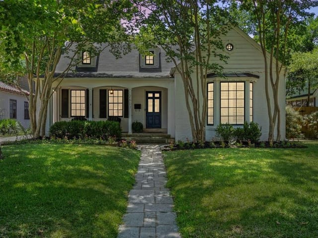 2607 Harris Blvd