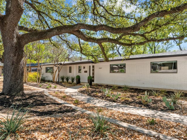 2607 Pembrook TRL