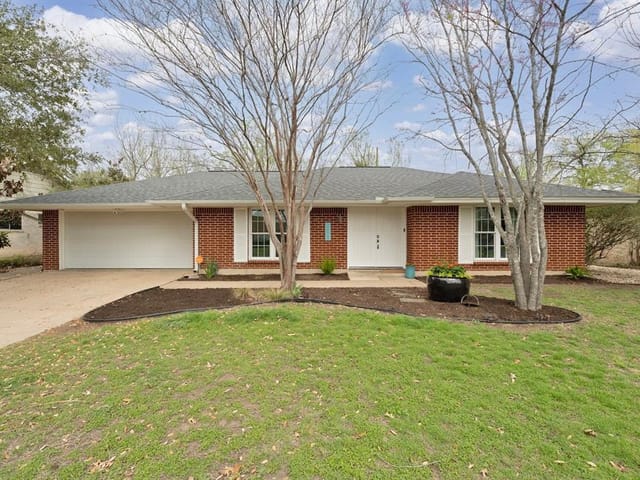 2608 Dunbarton Dr