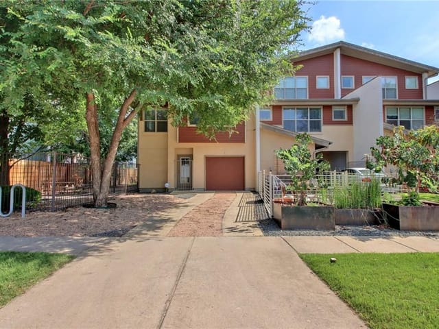 2608 E 6th St Unit #1
