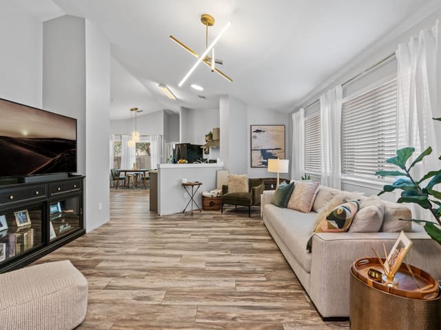 2608 James Bausch Ln