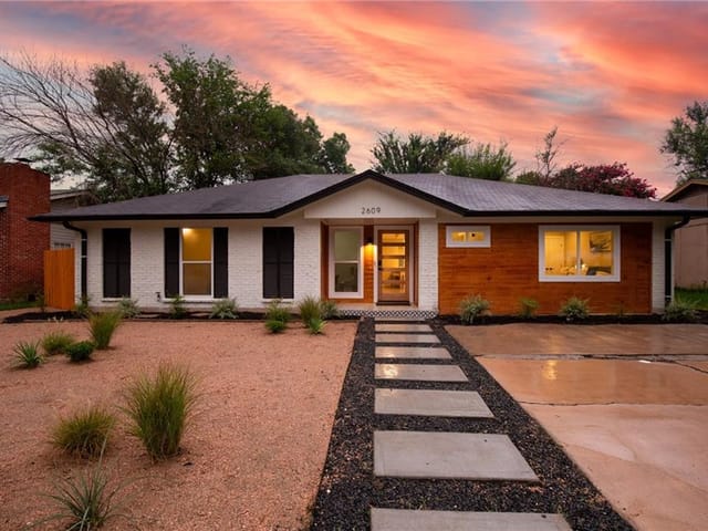 2609 Baxter Dr
