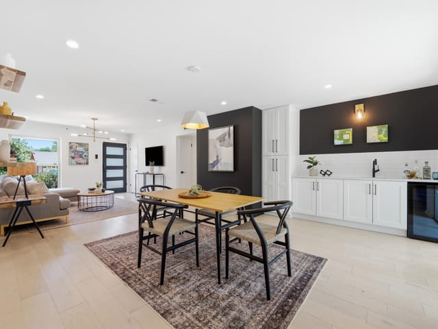 2609 Berkett DR