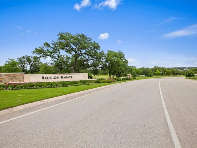 261 Emma Loop