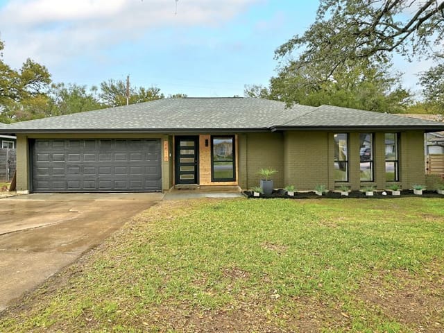 2610 Baxter Dr