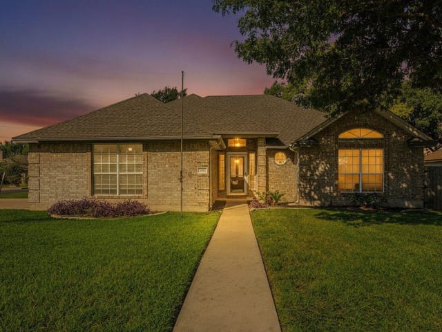 2610 Silver Valley LN