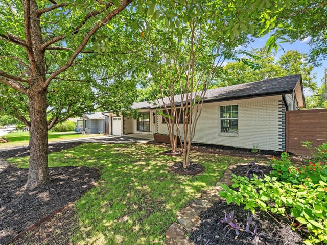 2611 Side DR