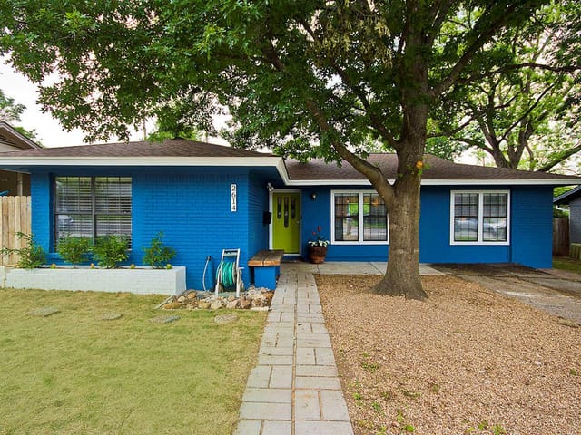 2614 East Side DR