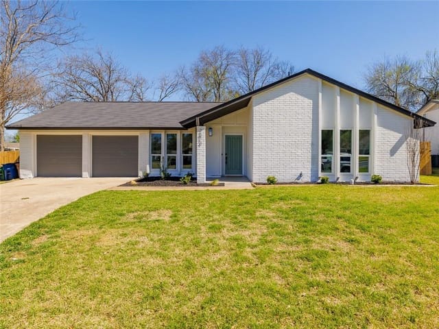 2614 Mcgregor Dr