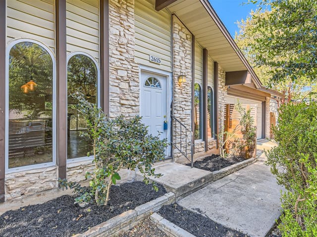 2615 Baxter Dr