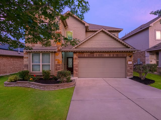 2621 Auburn Chestnut Ln