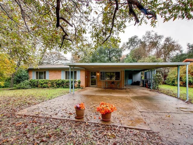 2621 Pembrook Trl