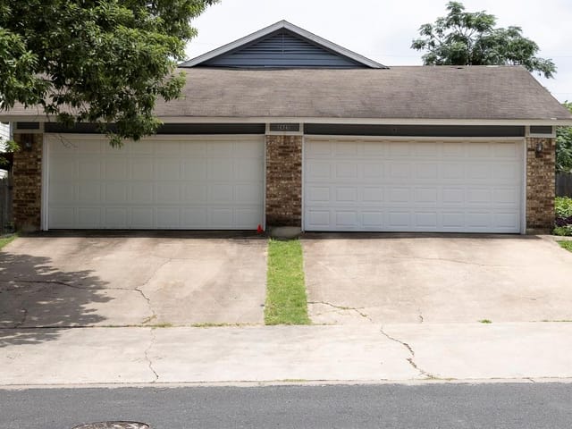 2625 Gwendolyn Ln