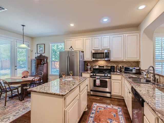 2625 Lightfoot Trl