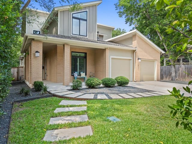 2625 W 49th St