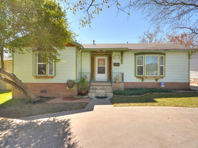 2627 W 45TH