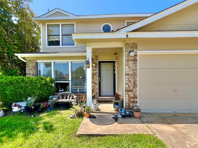 2638 Gwendolyn Ln