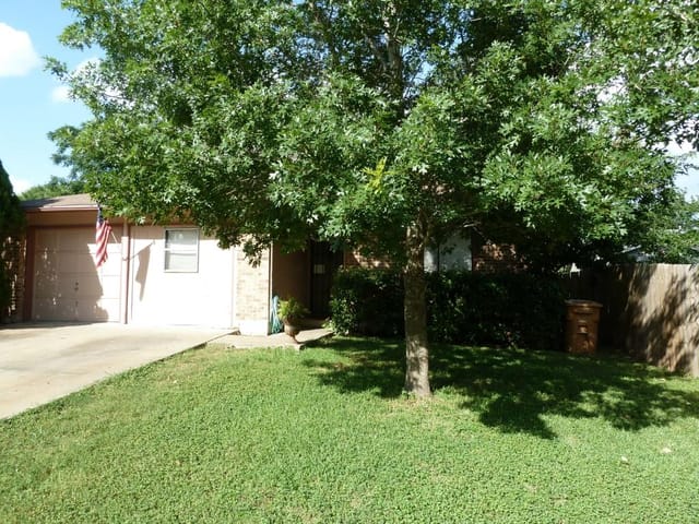 2647 Piping Rock Trl