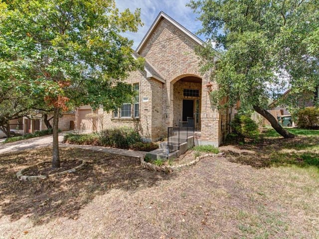 270 Manchester Ln
