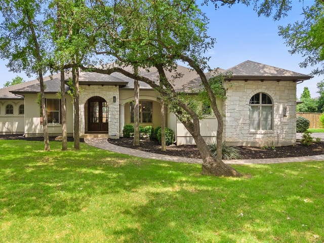 2700 Bear Springs Trl