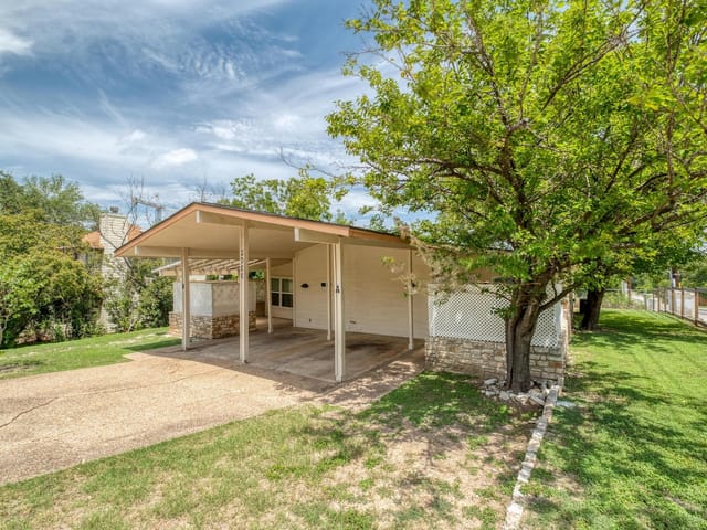 2700 Catalina DR Unit #A