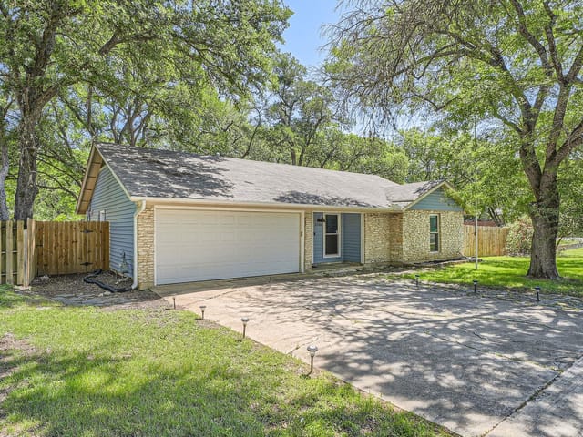 2700 Coatbridge Dr