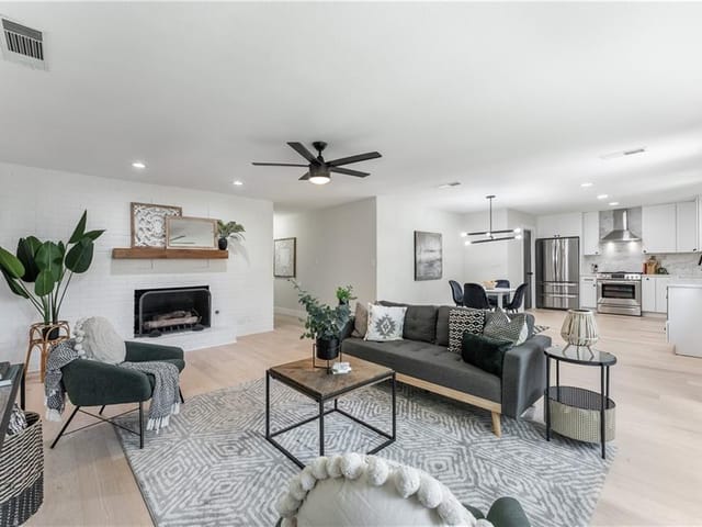 2700 Edenwood Dr