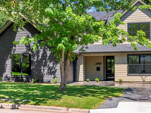 2700 Friar Tuck Ln