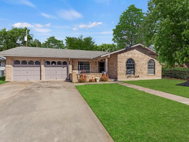 2700 Kerrybrook Ln