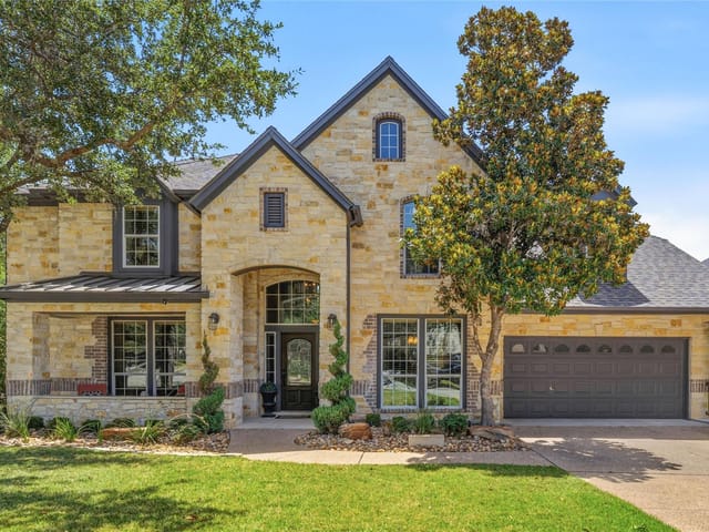 2700 Lothian DR
