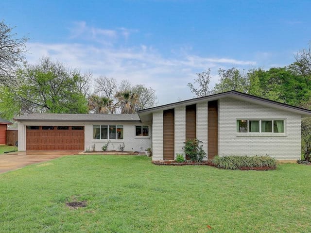 2700 Park View Dr