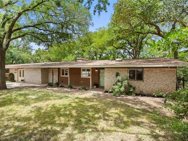 2700 Saratoga Dr