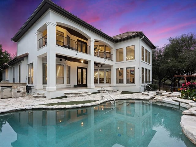 2700 University Club Dr