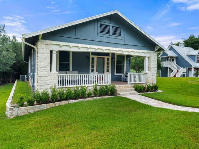 2701 & 2703 De Soto DR