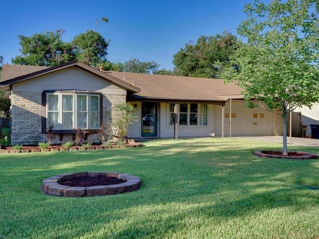 2701 Richcreek Rd