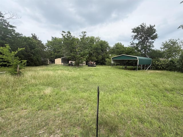 2702 Bois Darc Ln