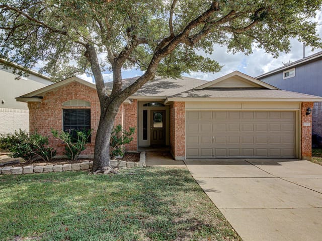 2702 Greenlee Dr