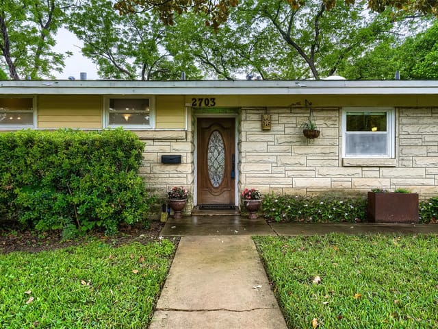 2703 Addison Ave