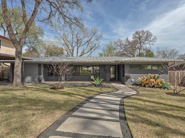 2703 Oak Park Dr
