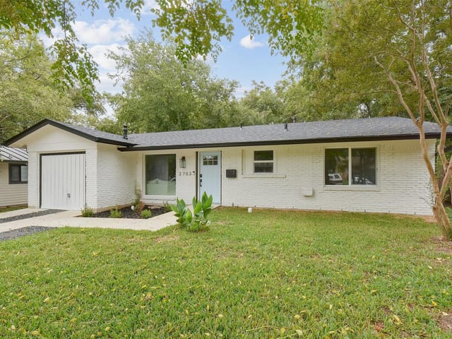 2703 Sherwood Ln