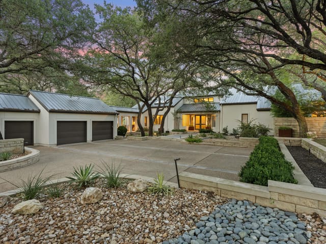 27033 Masters PKWY