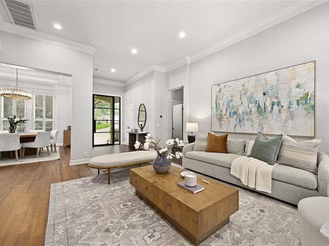 2704 Regents PARK
