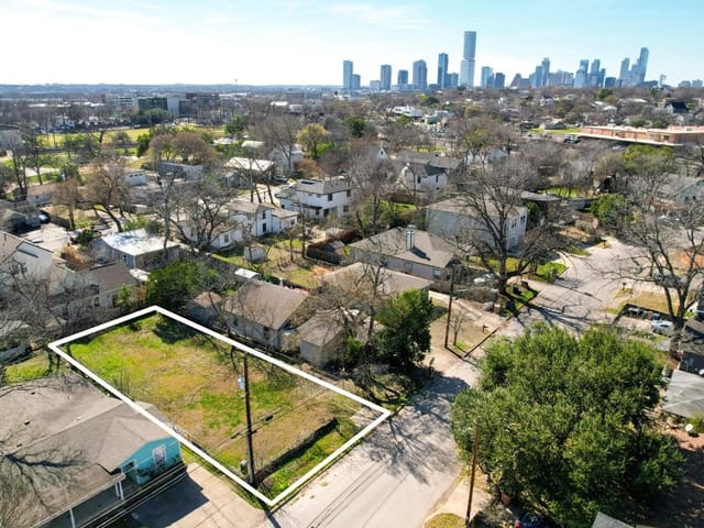 2707 Zaragosa St